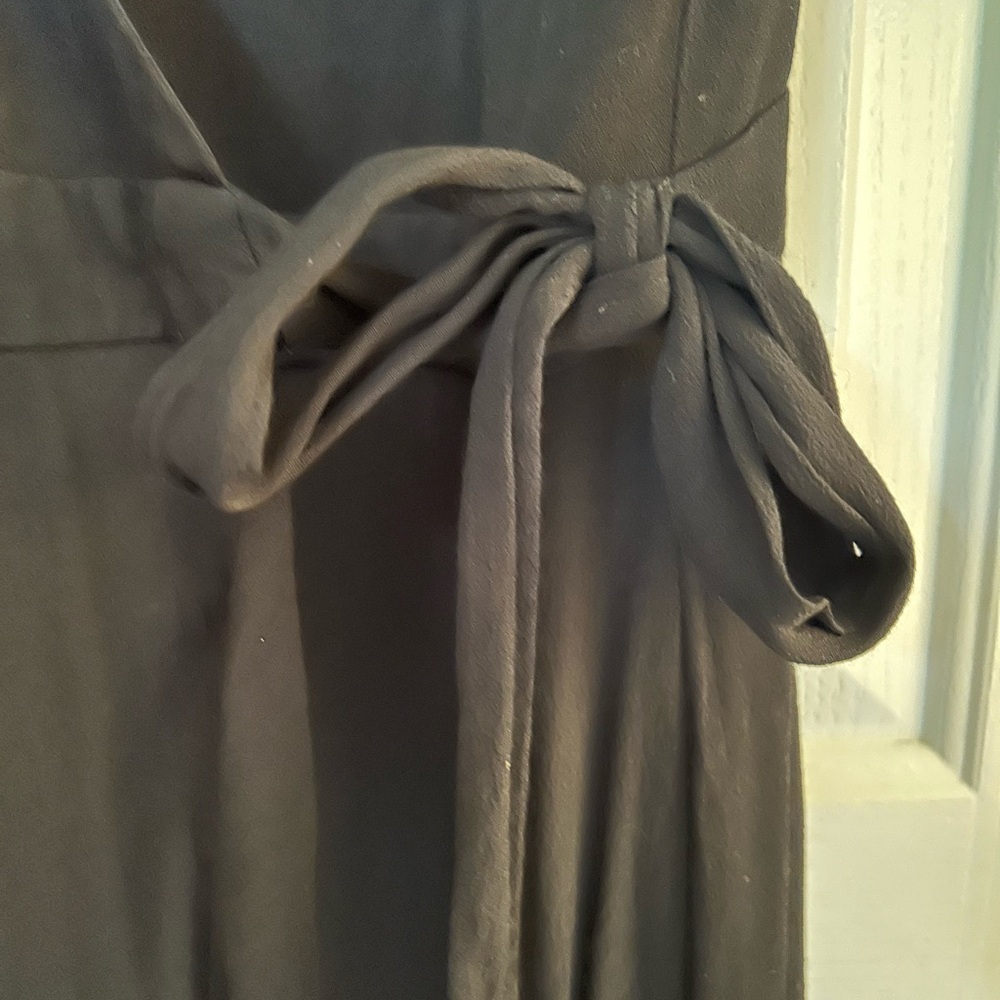 LOFT Wrap Dress in Black // Size 6 - Picture 5 of 6